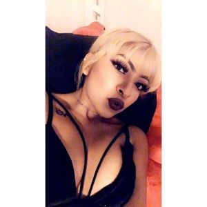 Meet your Posher, Karina